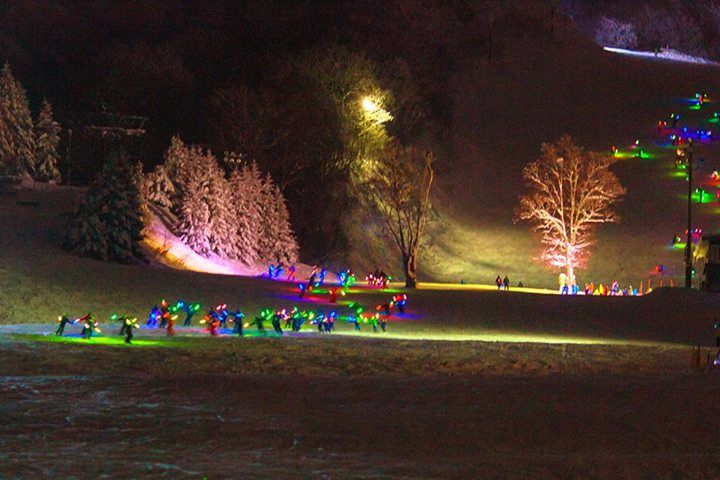 Perayaan ski obor di Zao Juhyo Festival