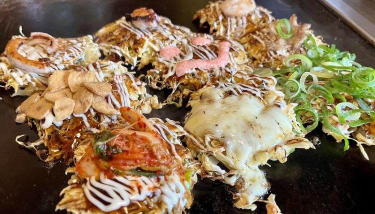 Restoran 24 jam di Osaka - Okonomiyaki Bonkuraya Dotonbori