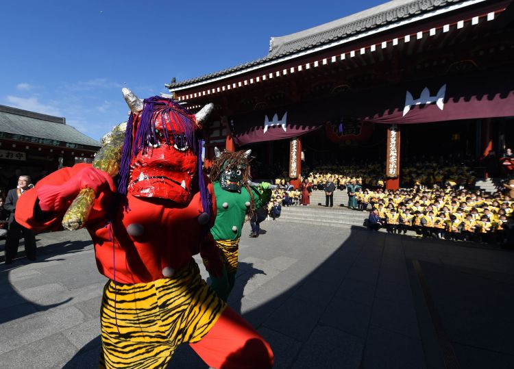 Festival Setsubun di Sensoji (Japan Times)