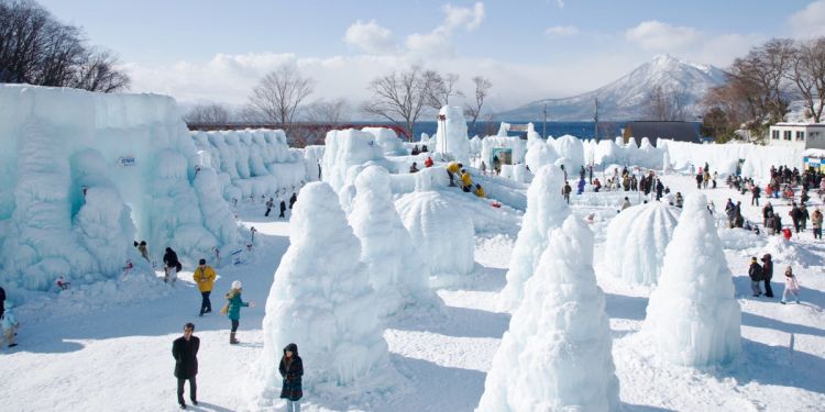 Festival Es Danau Shikotsu di siang hari (Sapporo Travel)