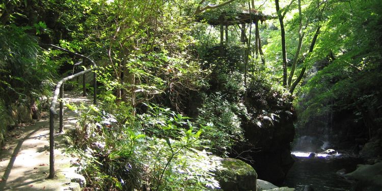 Manyo Park, tempat bersantainya penulis-penulis terkenal zaman dahulu (yugawara-resort.com)