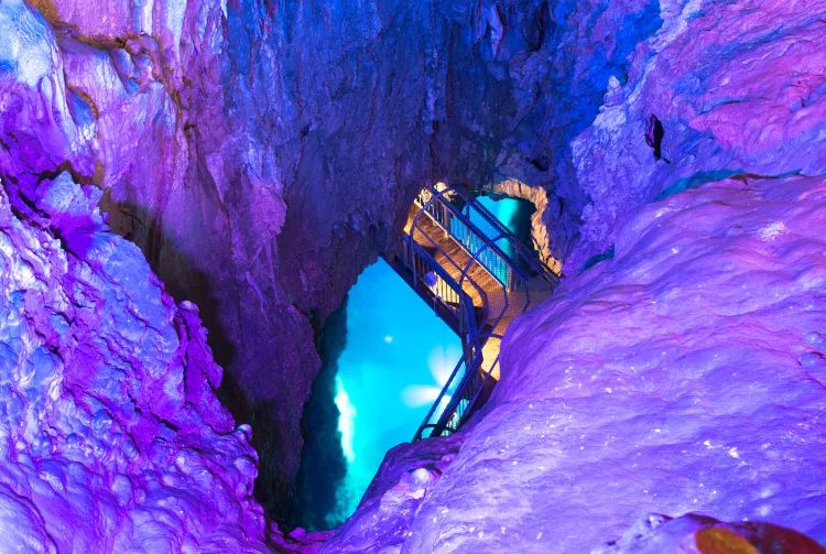 Ryusendo Cave, destinasi wisata wajib di Prefektur Iwate