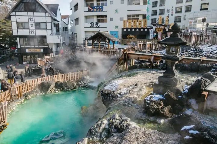 Berendam di Kusatsu Onsen, Prefektur Gunma