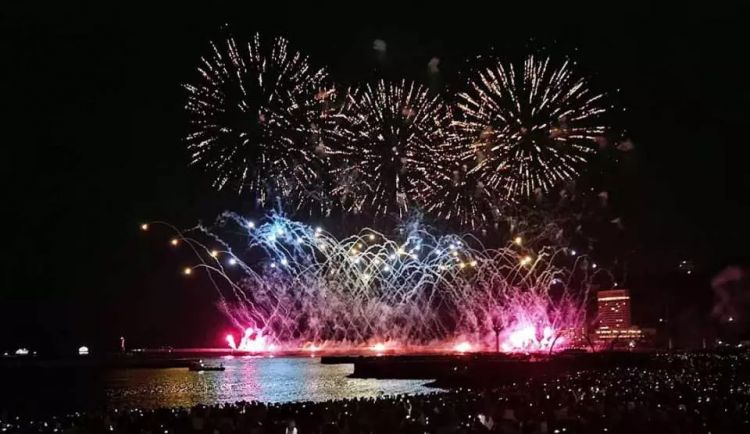Zushi Beach Fireworks Festival (KKday) event menarik di Jepang