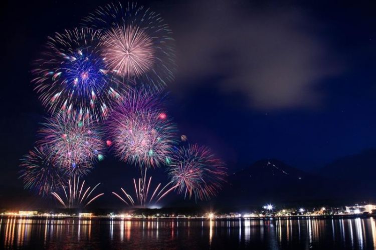 Festival Kembang Api Danau Yamanaka (Yamanakako Village Tourism)]