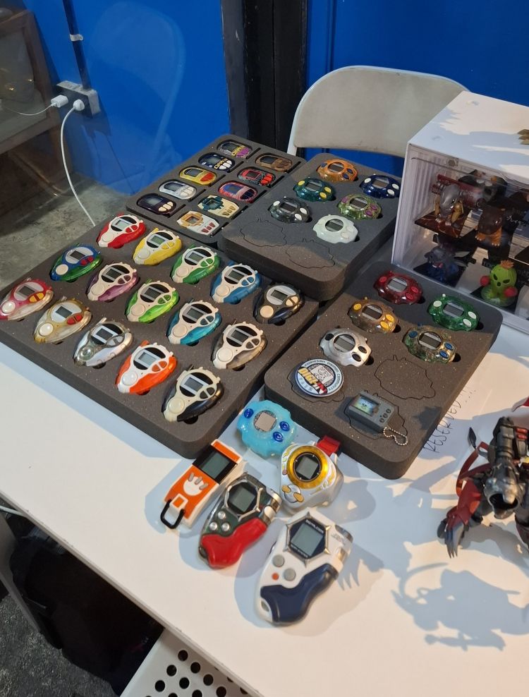Kumpulan Koleksi Digivice dari DIGI-IN di Event Pasar Nostalgia 2025 Kumpulan Koleksi Digivice dari DIGI-IN di Event Pasar Nostalgia 2025