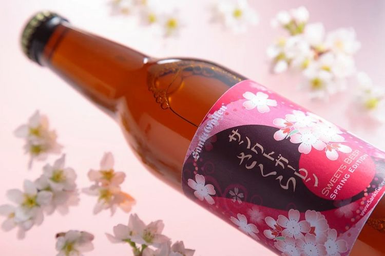 Coba Minuman Unik, Bir Sakura dengan Bunga Sakura Dan Sake Sakura