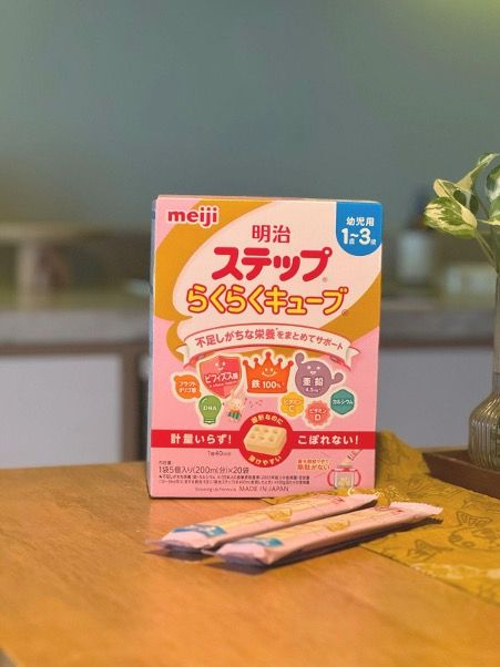 Meiji Step Rakuraku Cube