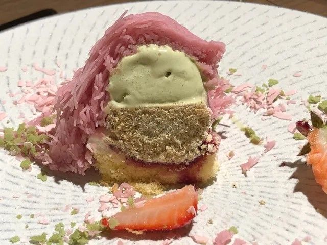 Wajib Coba! Dessert Sakura Matcha Khusus Musim Semi di Kagurazaka